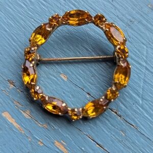 Goldtone Brooch Amber Gold Yellow RhineStones